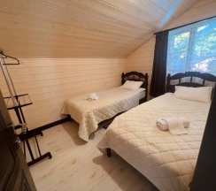 Шестиместное шале с балконом в Moon House