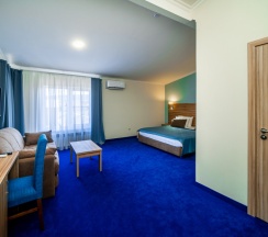 Семейный однокомнатный номер "Мансарда" в Blue Marlin Hotel