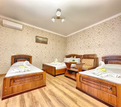 Пятиместный номер /Без питания или ALL INCLUSIVE + BAR в Лооотель