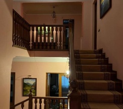 Двухместный номер Standard с балконом двуспальная кровать в Guesthouse Parnavaz Mepe