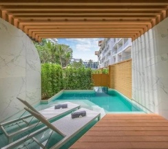 Двухместный номер Pool Access двуспальная кровать в Andaman Embrace Patong