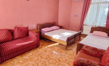 Трёхместный номер Comfort в Batumi Sun Hostel