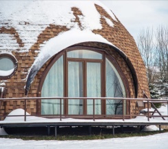 Большой купольный коттедж с двумя спальнями и камином №13 в Караван