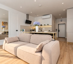 Мерцающая тишина (панорамный вид на море) в Морес