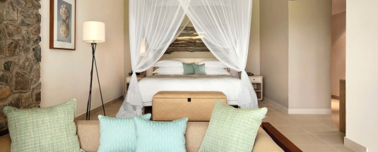 Двухместный номер Deluxe с видом на лагуну двуспальная кровать в Kempinski Seychelles Resort