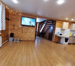 Коттедж с 6 комнатами в Удачный