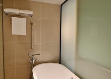 Номер Deluxe в M Pattaya Hotel