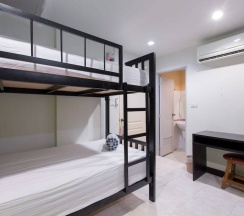 Четырёхместный номер Economy в Cool Sea House