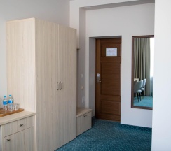 Номер стандарт улучшенный с 1 двуспальной кроватью в Хабаровск