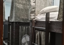 Улучшенный номер до 10 гостей с двухъярусными кроватями (Мужской)) в Dom hostel