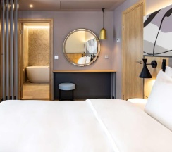 Номер люкс с 1 двуспальной кроватью в Radisson Hotel Gorizont Rostov-on-Don