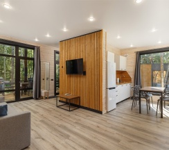 Улучшенный коттедж с двумя спальнями и купелью в Black Village Family