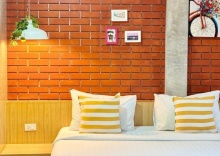 Номер Deluxe с балконом в Journey Hostel Suratthani