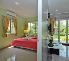 Бунгало Deluxe с балконом в Maikhao Home Garden Bungalow