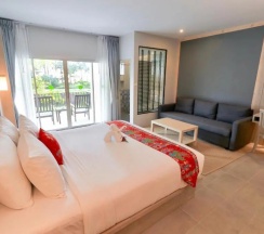 Двухместный семейный номер Deluxe с балконом (двуспальная кровать) в Palm Galleria Resort