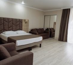 JUNIOR SUITE с боковым видом на море (или дюны) и бассейн в Эмеральдика