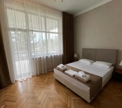 Двухместный номер Стандарт с видом на парк двуспальная кровать в Нарт