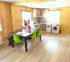 Коттедж с 4 комнатами в Изба/Izba