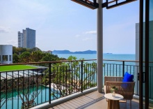 Вилла с 2 комнатами beachfront двуспальная кровать в Renaissance Pattaya Resort & Spa