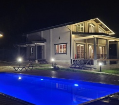 Апартаменты с 4 комнатами с балконом в ЭндорфInn