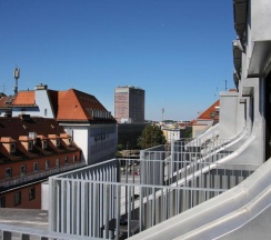 Двухместный номер Standard с балконом двуспальная кровать в Schiller5 Hotel & Boardinghouse