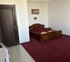 ПОЛУЛЮКС с Двуспальной кроватью в Престиж