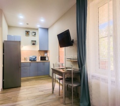 DELUXE APARTMENT СТУДИЯ С БАЛКОНОМ И ВИДОМ НА ЛЕС в Deluxe apartments