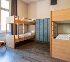 Кровать в общем номере в MEININGER Hotel Berlin Mitte