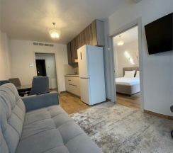 Апартаменты двухкомнатные четырехместные  (улучшенные) с балконом в Polikariya