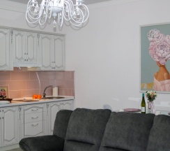 Двухместный люкс с 2 комнатами с балконом и с красивым видом из окна двуспальная кровать в Golden Park