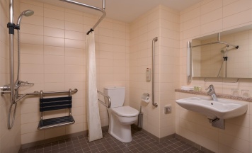 Номер делюкс для людей с ограниченными возможностями в Courtyard by Marriott Kazan Kremlin