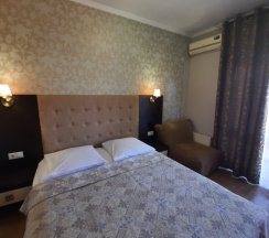 Трёхместный номер Standard с балконом и с видом на город в Morskoy priboy