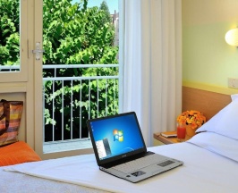 Двухместный номер Comfort двуспальная кровать в Hotel Capri