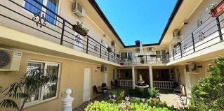 Геленджик: Гостевой дом Вистерия