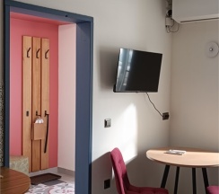 Семейные апартаменты с кухней-гостиной и отдельным входом в Двенадцать