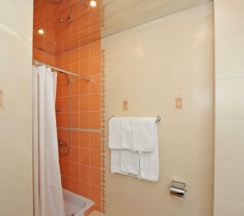 «Полулюкс Семейный» 5-ти местный, (№204) в MotoStop