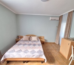 СТАНДАРТНЫЙ 13 ТРЕХМЕСТНЫЙ НОМЕР С ДВУМЕСТНОЙ КРОВАТЬЮ, ДИВАНОМ в Цитрус