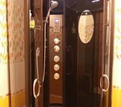 Четырёхместный семейный номер Standard с красивым видом из окна в Солнечный