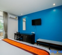 Номер Deluxe с красивым видом из окна в Kata Tranquil Villa