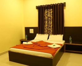Двухместный номер Standard двуспальная кровать в Sai Madhavi Palace Hotel