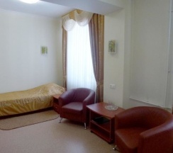 Кровать в общем номере в Полосухинский