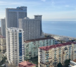 Трёхместный номер Deluxe с балконом и с видом на море в Апарт-отель MyGeorgia LLC Orbi City