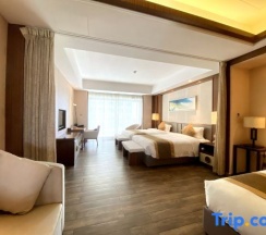 Семейный номер Deluxe с красивым видом из окна в Jinghai Hotel & Resort