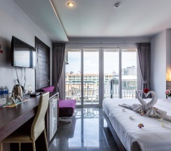 Двухместный номер Deluxe двуспальная кровать в 7Q Bangla Hotel