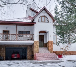 Коттедж Superior с 5 комнатами в Жар-птица