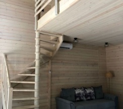 Коттедж с 3 комнатами с балконом и с красивым видом из окна в Лазурный берег