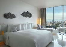 Двухместный номер So Cozy with City Skyline View двуспальная кровать в SO/ Bangkok