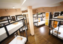 Кровать в общем номере в Urban Hostel Bangkok