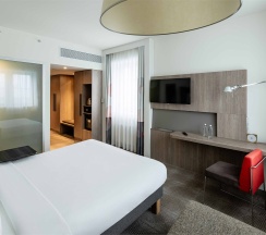 Стандартный номер, с рабочей зоной - с двуспальной кроватью в Novotel Москва Киевская
