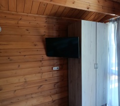 Коттедж с балконом в Вершина